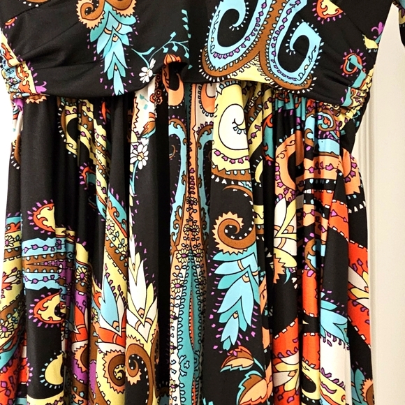 BOUTIQUE PAISLEY DRESS - Picture 2 of 3